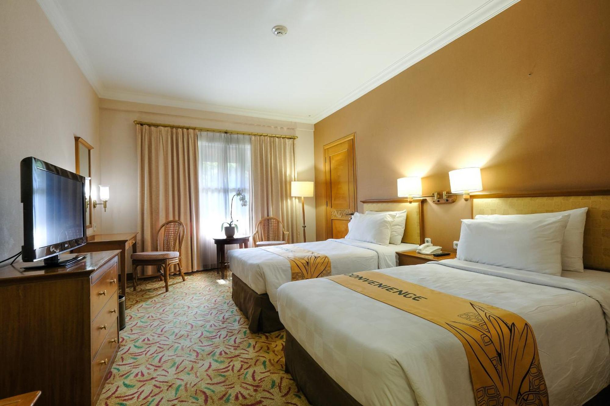 Loman Park Hotel Yogyakarta Pakualaman Exterior photo